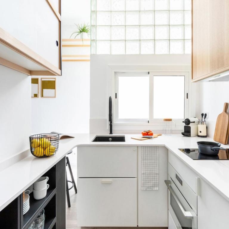 Attic Oasis with terrace - Two-Bedroom Apartment with Terrace - 14
