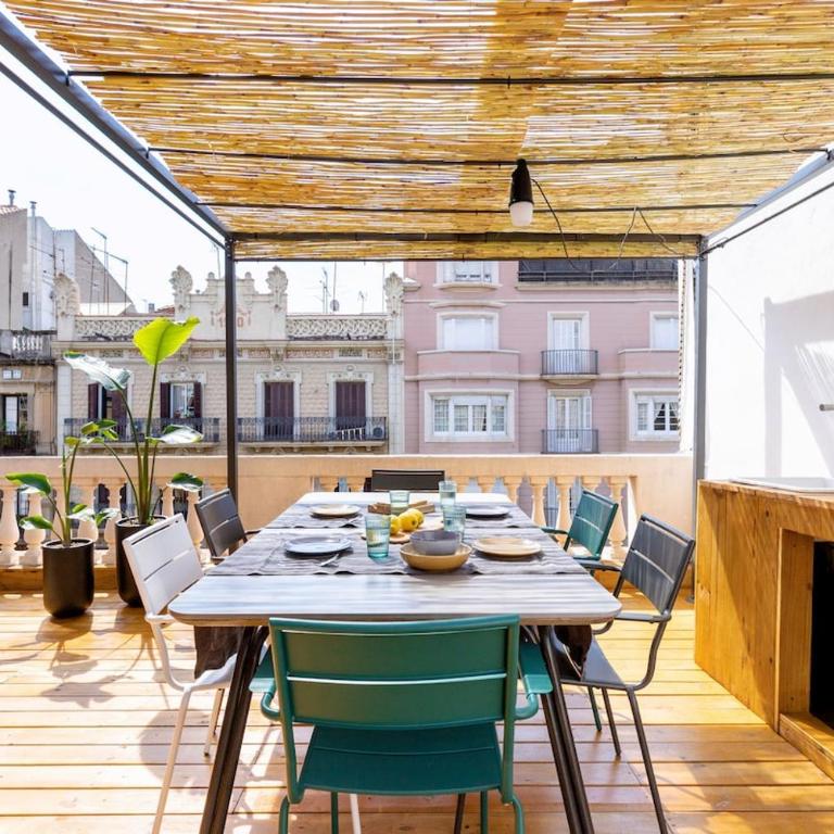 Attic Oasis with terrace - Two-Bedroom Apartment with Terrace - 5