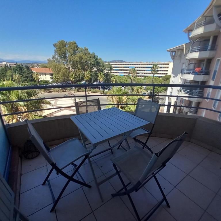 Port Frejus, joli studio cabine bien equipe, clima - Studio with Balcony - 4