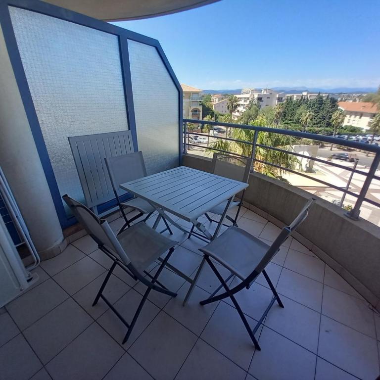 Port Frejus, joli studio cabine bien equipe, clima - Studio with Balcony - 1
