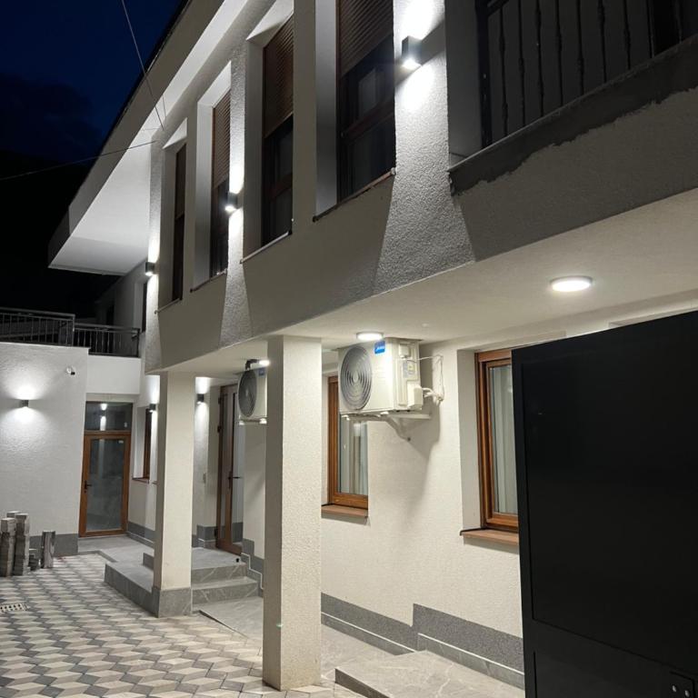 AMARIS Suites Sarajevo - Studio with Balcony - 8