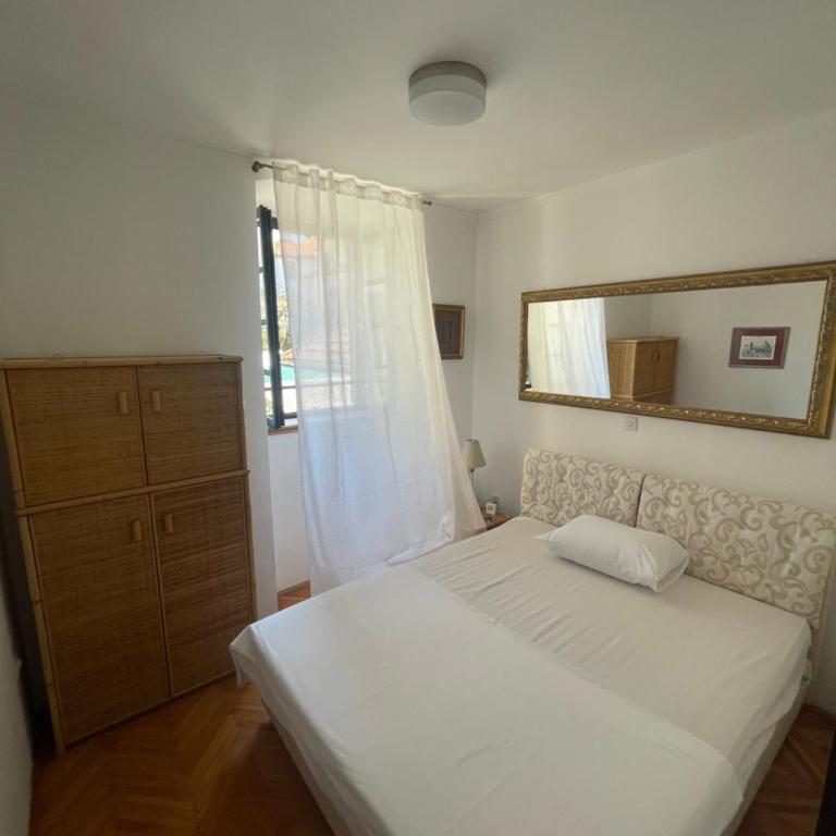 Old Town Herceg Novi Main Square - Four-Bedroom Luxury Apartment - 2