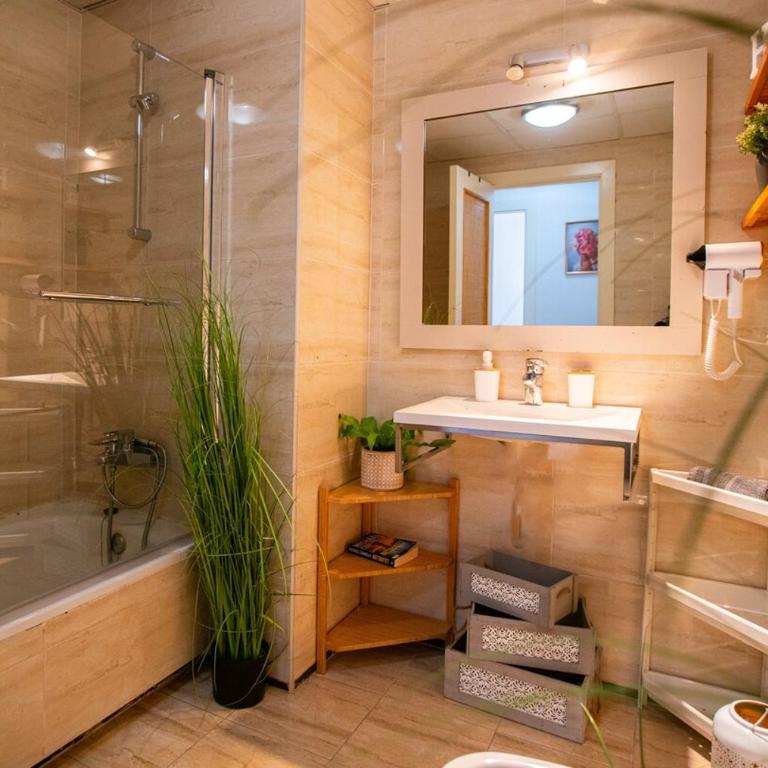Boutique Apt Beach Walk Retreat by TuriVida - Apartamento de 2 dormitorios - 2