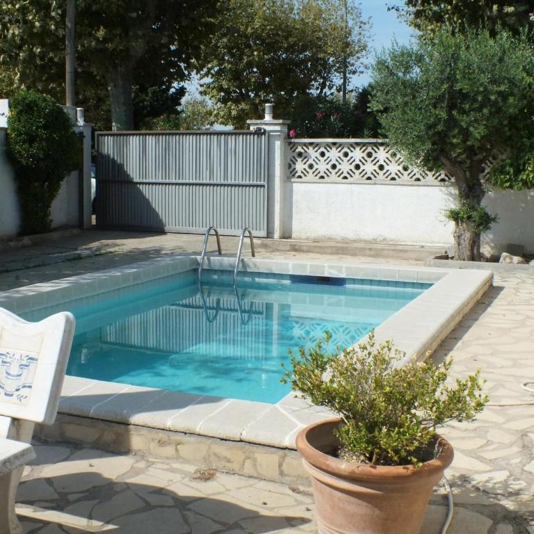 Villa con piscina privada y jardín cerrado en Castelló d'Empúries, ideal para 6-8 personas - ES-204-1 - Villa - 6