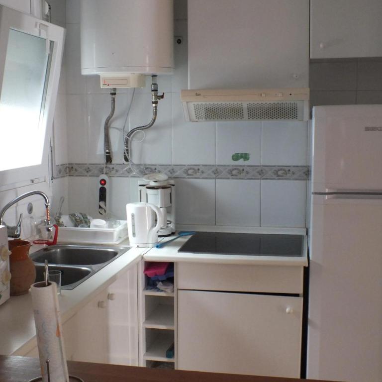 Villa con piscina privada y jardín cerrado en Castelló d'Empúries, ideal para 6-8 personas - ES-204-1 - Villa - 14
