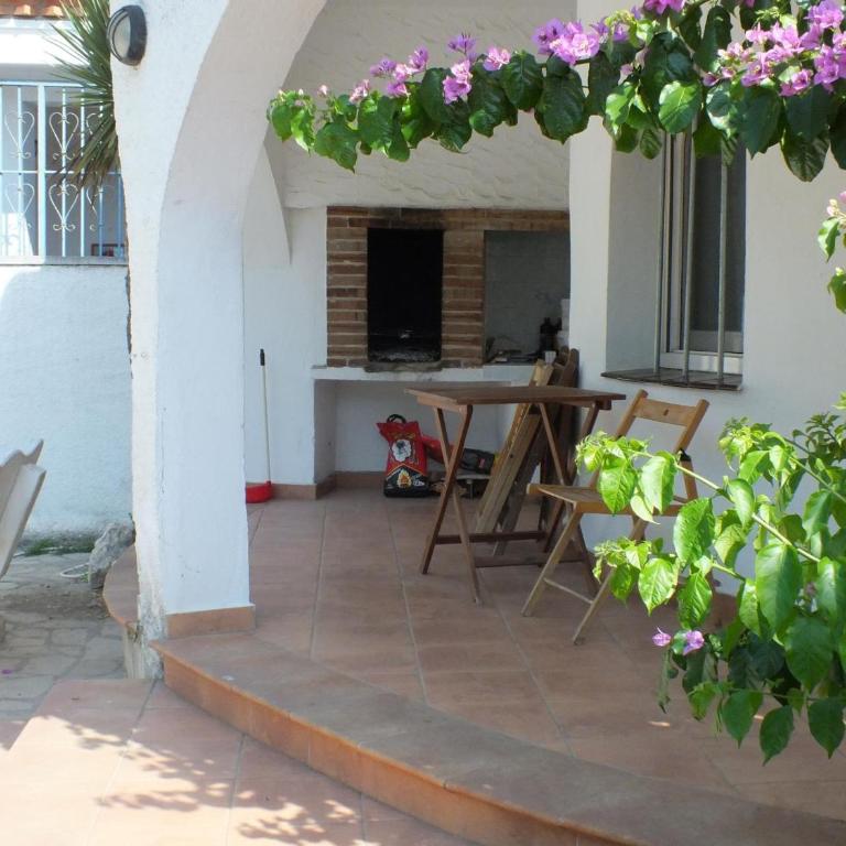 Villa con piscina privada y jardín cerrado en Castelló d'Empúries, ideal para 6-8 personas - ES-204-1 - Villa - 21