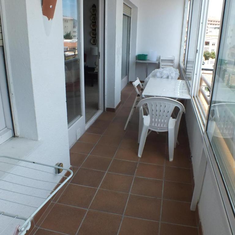 Apartamento en Roses: Terraza, Piscina, 6 Pers. - ES-204-74 - Apartment - 9