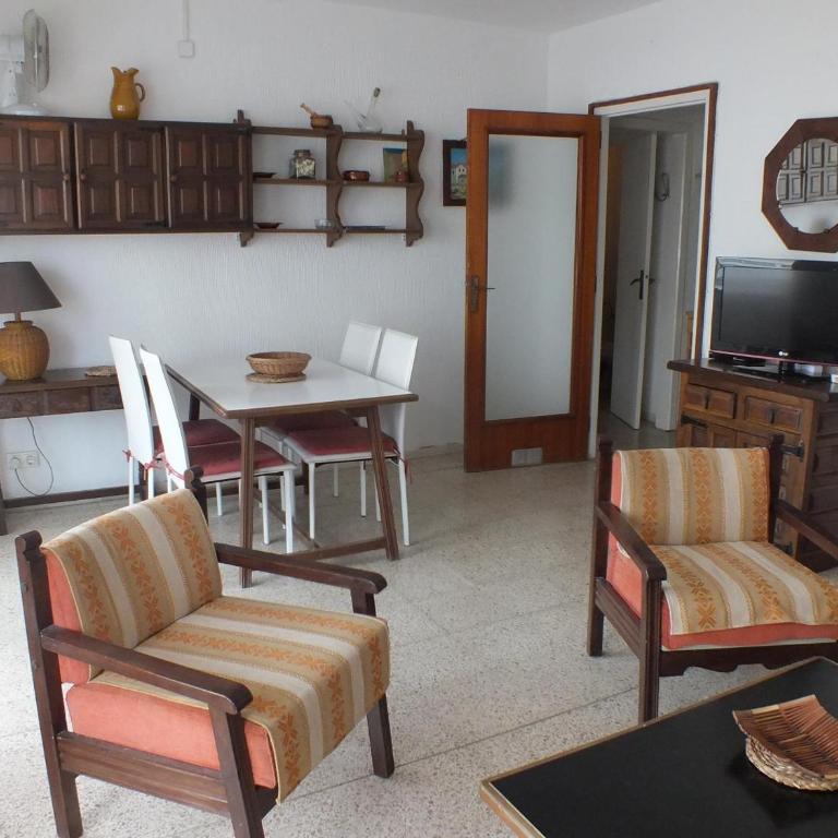 Apartamento en Roses: Terraza, Piscina, 6 Pers. - ES-204-74 - Apartment - 10