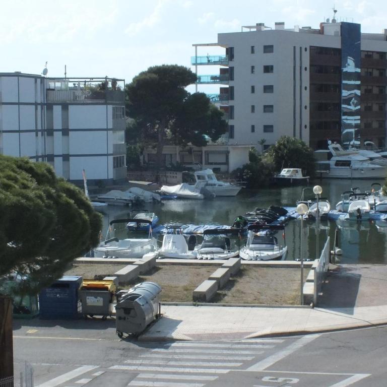 Apartamento Cerca de la Playa con Terraza y Parking en Roses, Costa Brava - ES-204-55 - Apartment - 6
