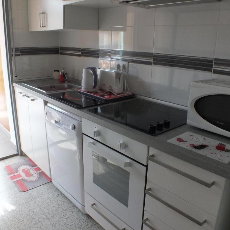 Apartamento Cerca de la Playa con Terraza y Parking en Roses, Costa Brava - ES-204-55 - Apartment - 15