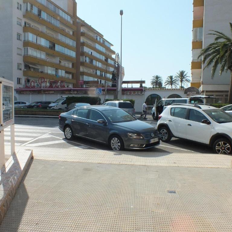 Apartamento cerca de la playa para 2/4 pers. en Roses - ES-204-76 - Apartment - 4