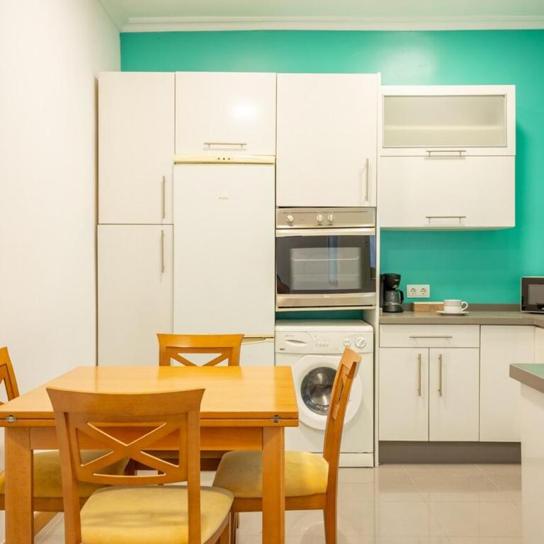 Cuna Center Suite by Valcambre - Three-Bedroom Apartment - 36