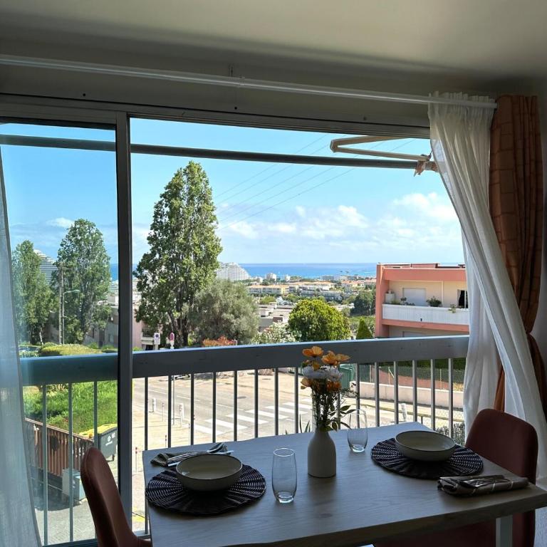 Ambiance terracotta sur la baie des anges - Appartement - Vue sur Mer - 10
