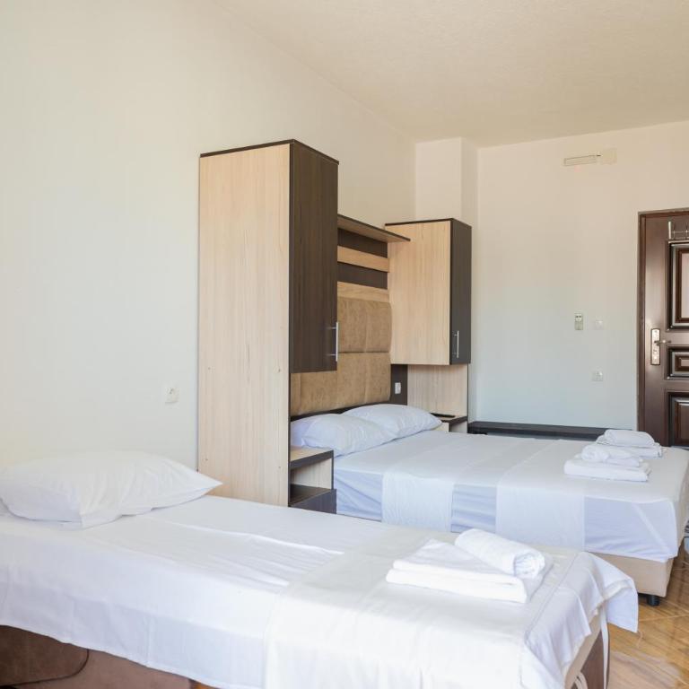Vukli Apartments - Luxury Triple Room - 4