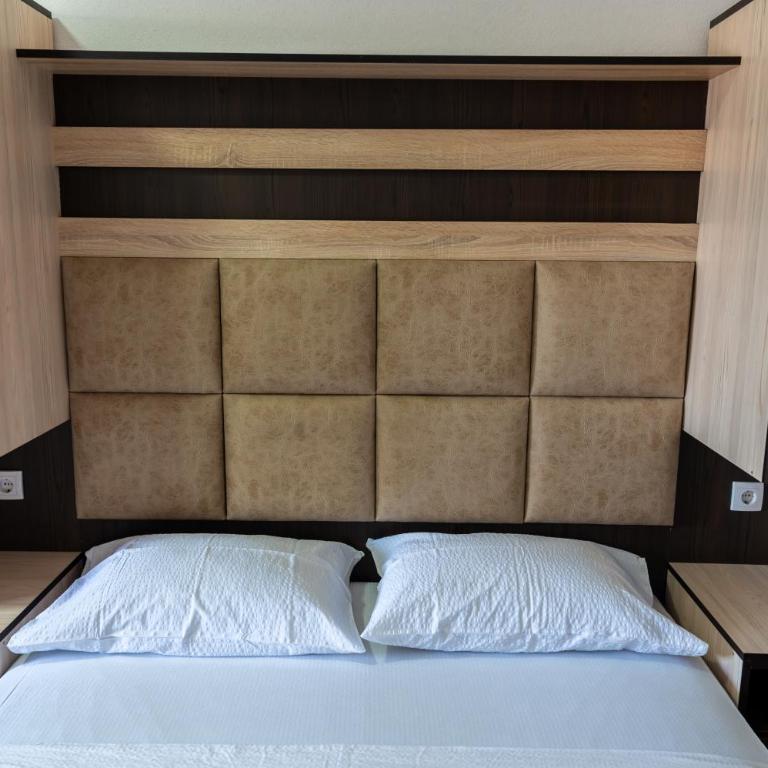 Vukli Apartments - Luxury Triple Room - 5