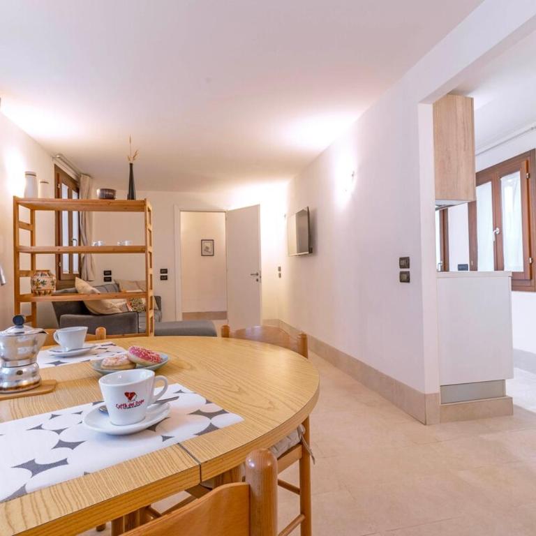 At the Venice Casino with Comfort - Two-Bedroom Apartment - 10