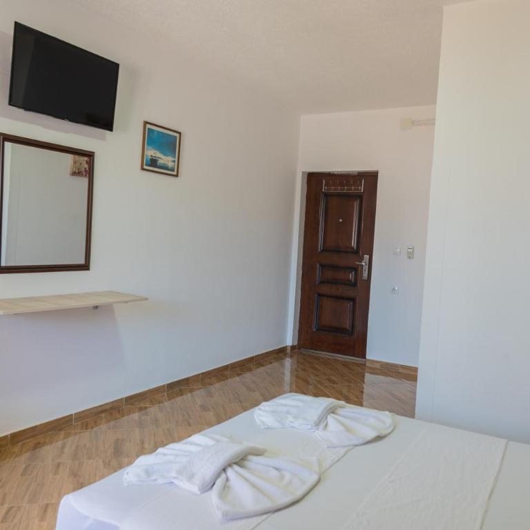 Vukli Apartments - Deluxe Double Room - 4