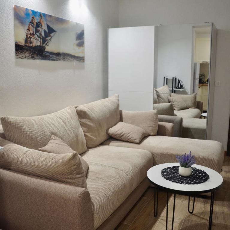Cozy one bedroom apartment with parking - One-Bedroom Apartment - 3