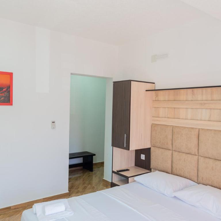 Vukli Apartments - Deluxe Triple Room - 3