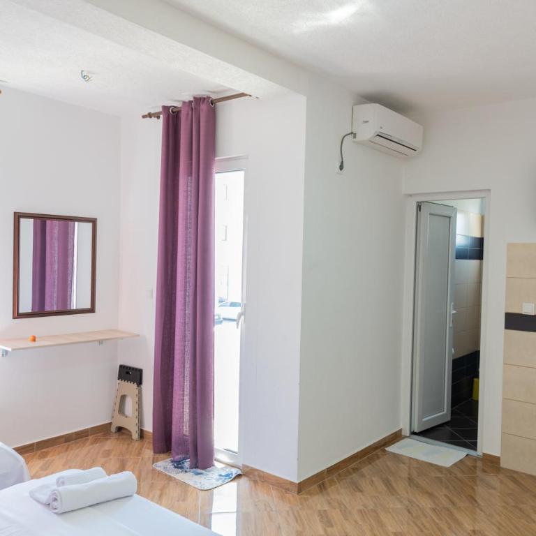 Vukli Apartments - Deluxe Triple Room - 7