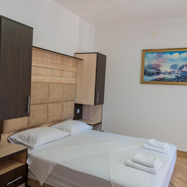 Vukli Apartments - Deluxe Triple Room - 1