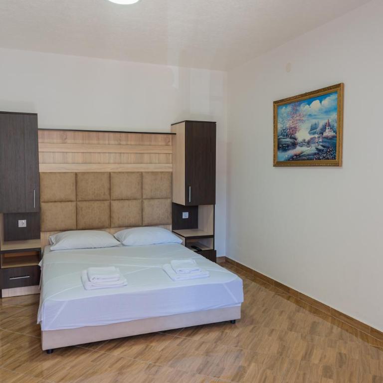 Vukli Apartments - Deluxe Triple Room - 2