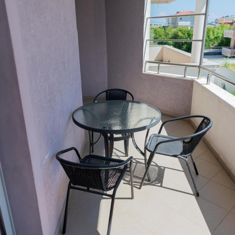 Vukli Apartments - Deluxe Triple Room - 3