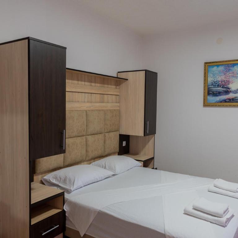 Vukli Apartments - Deluxe Triple Room - 9