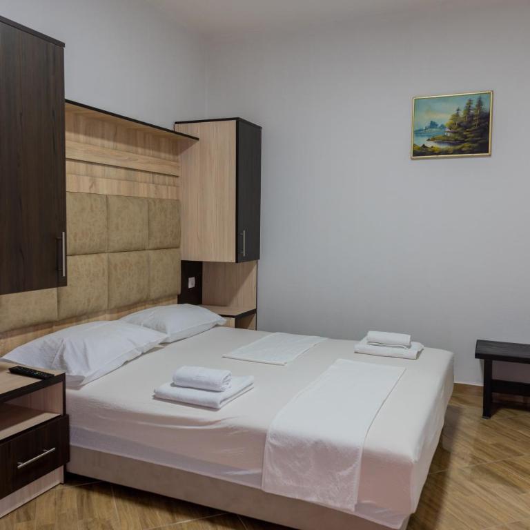 Vukli Apartments - Two-Bedroom Apartment with Balcony - 9