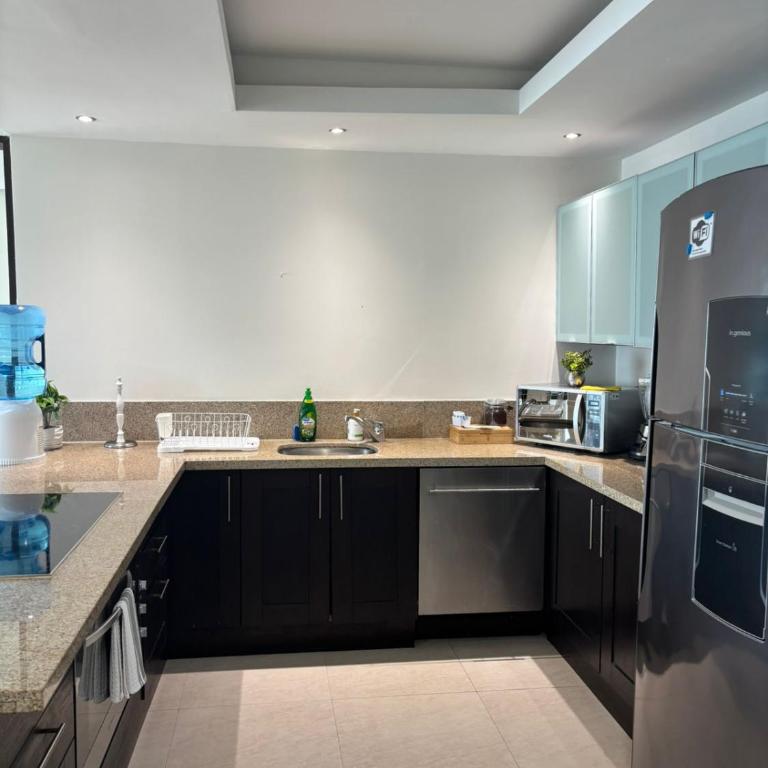 Espectacular departamento frente al mar - Three-Bedroom Apartment - 2