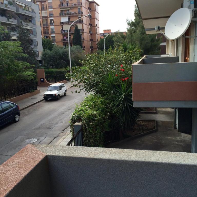 Pozzetto & Poetto - Three-Bedroom Apartment - 9