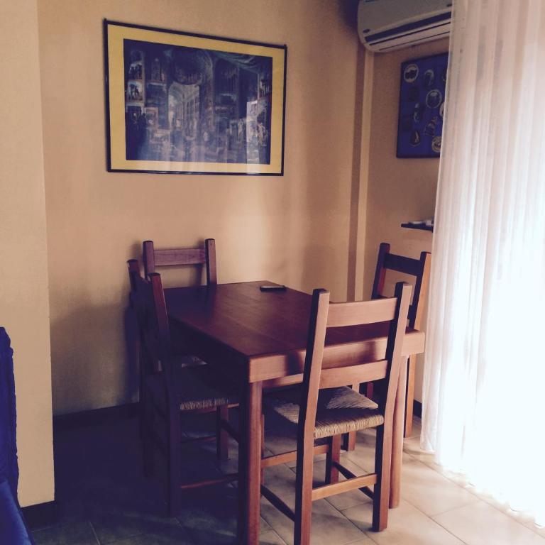 Pozzetto & Poetto - Three-Bedroom Apartment - 10