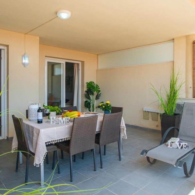 Peaceful Apartment with Terrace by TuriVida - Two-Bedroom Apartment - 11