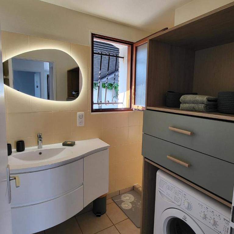 Maison Quartier du Phare - Three-Bedroom House - 3