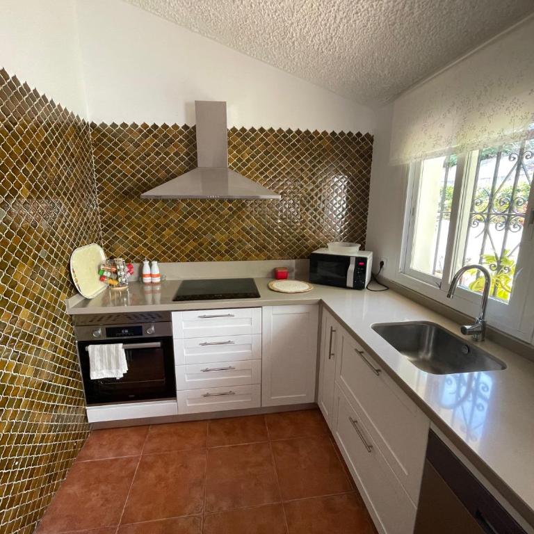 ESTEPONA BEACH SUITES 3. URB. ARENA BEACH 9 - Casa de 3 dormitorios - 18