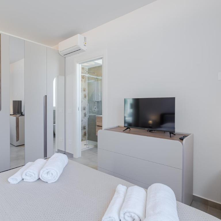 Villa very close to Santa Maria Del Focallo beach blue flag with private pool - Villa Superior - 42