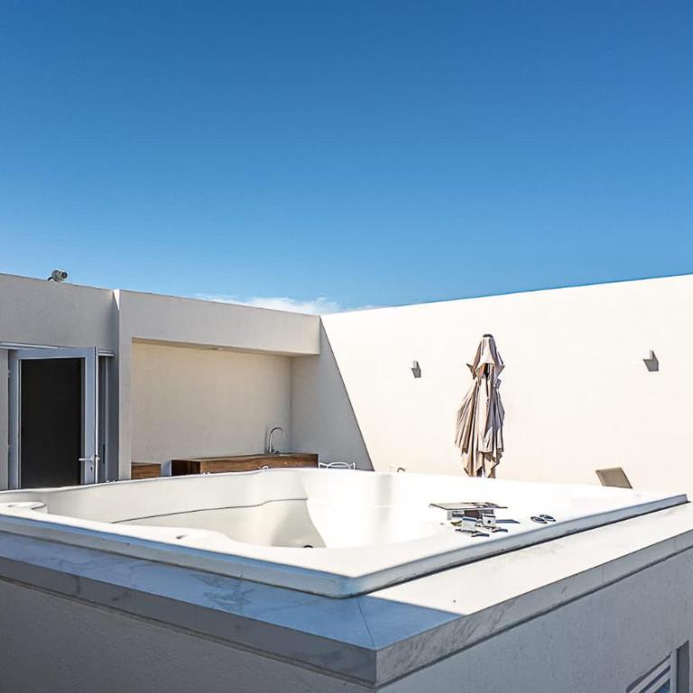 Marea Walk to Medano Stylish Stay in Cabo - Apartamento - 27