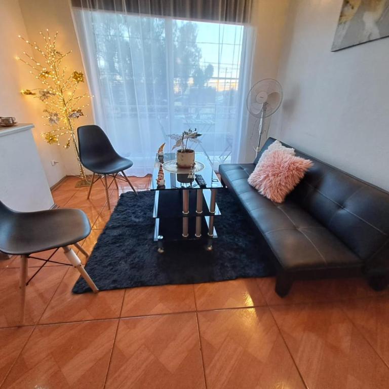 DEPARTAMENTOS CON DESAYUNO ESTACIONAMIENTO Y FACTURA 1 y 2piso - Apartamento de 3 dormitorios - 5