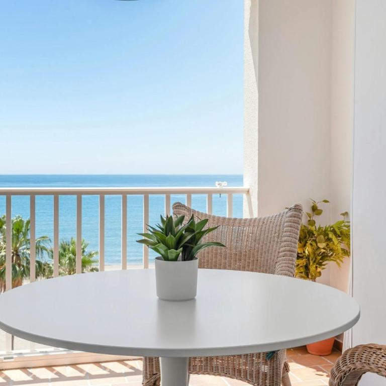 Bonito piso en primera línea de playa en Estepona - One-Bedroom Apartment - 14