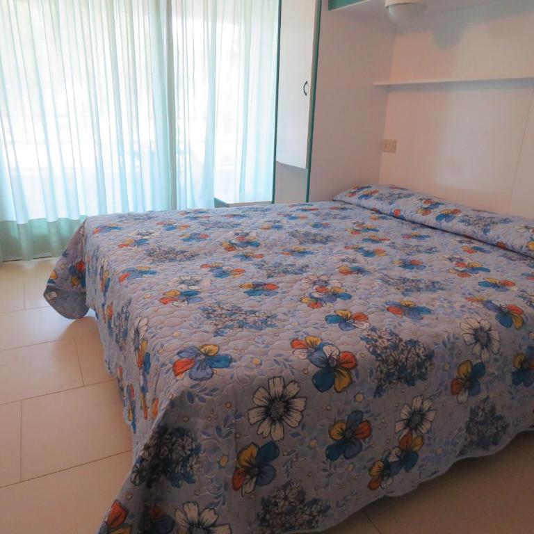Hotel Ambra - Camera Matrimoniale con Balcone - 1