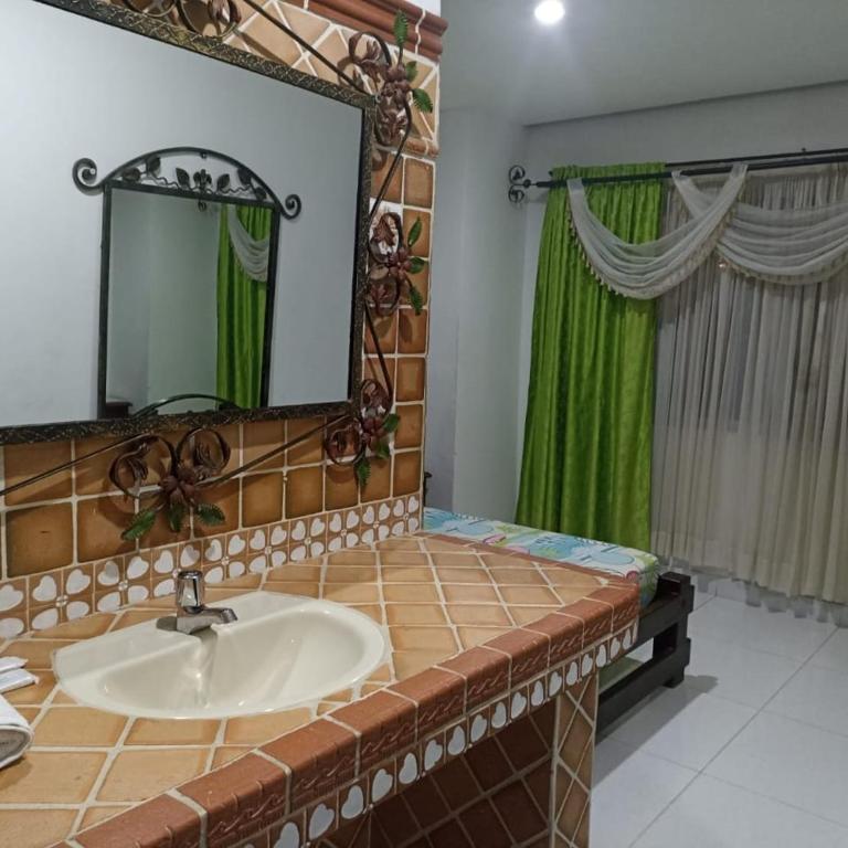 San Francisco Plaza Real - Single Room - 3
