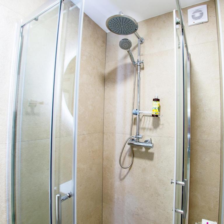 Stari View-Free Parking - Deluxe Studio - 17