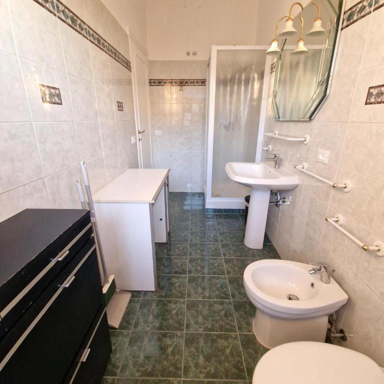 Ponte Lungo Guest House - Appartamento Deluxe con 3 Camere da Letto - 26