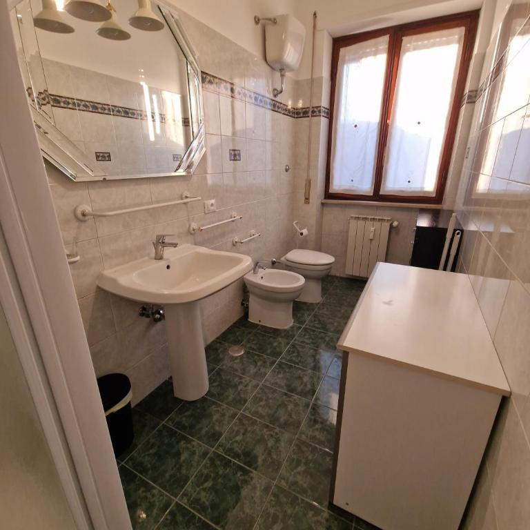 Ponte Lungo Guest House - Appartamento Deluxe con 3 Camere da Letto - 28
