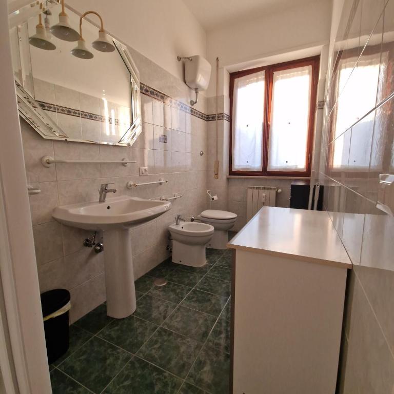 Ponte Lungo Guest House - Appartamento Deluxe con 3 Camere da Letto - 25
