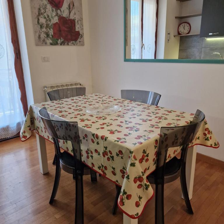 Ponte Lungo Guest House - Appartamento Deluxe con 3 Camere da Letto - 4