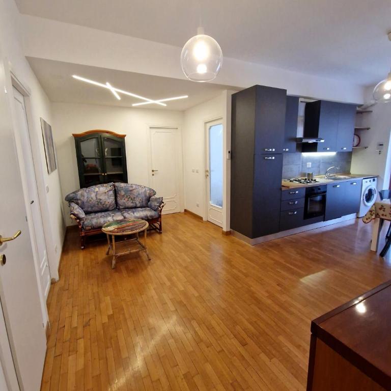Ponte Lungo Guest House - Appartamento Deluxe con 3 Camere da Letto - 15