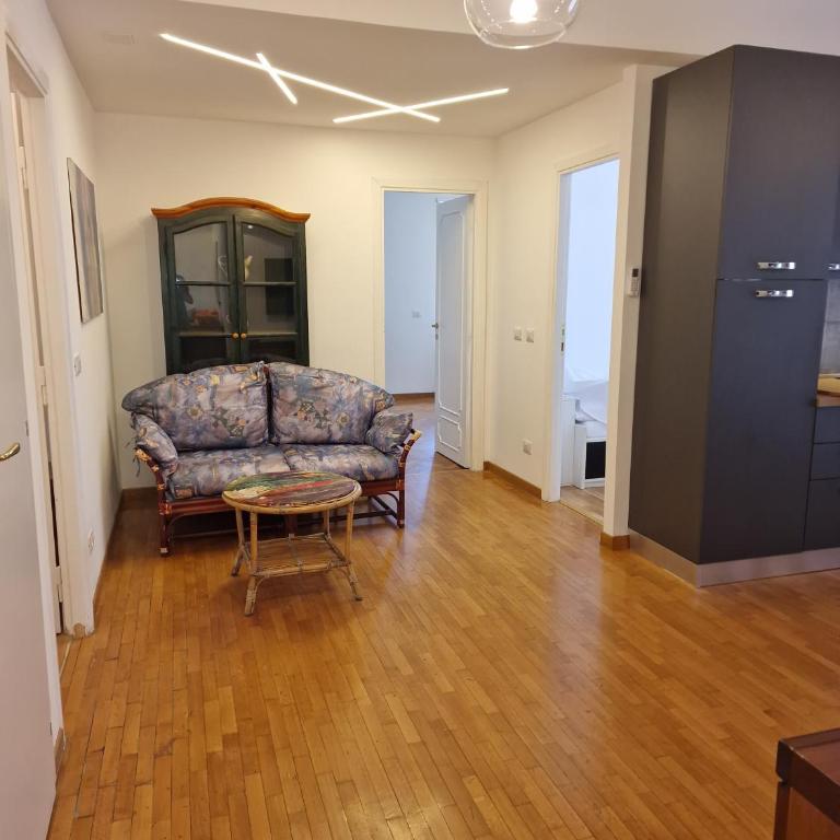 Ponte Lungo Guest House - Appartamento Deluxe con 3 Camere da Letto - 3