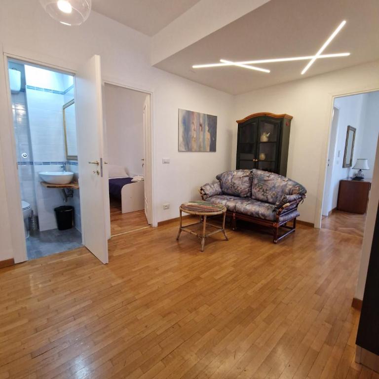 Ponte Lungo Guest House - Appartamento Deluxe con 3 Camere da Letto - 22