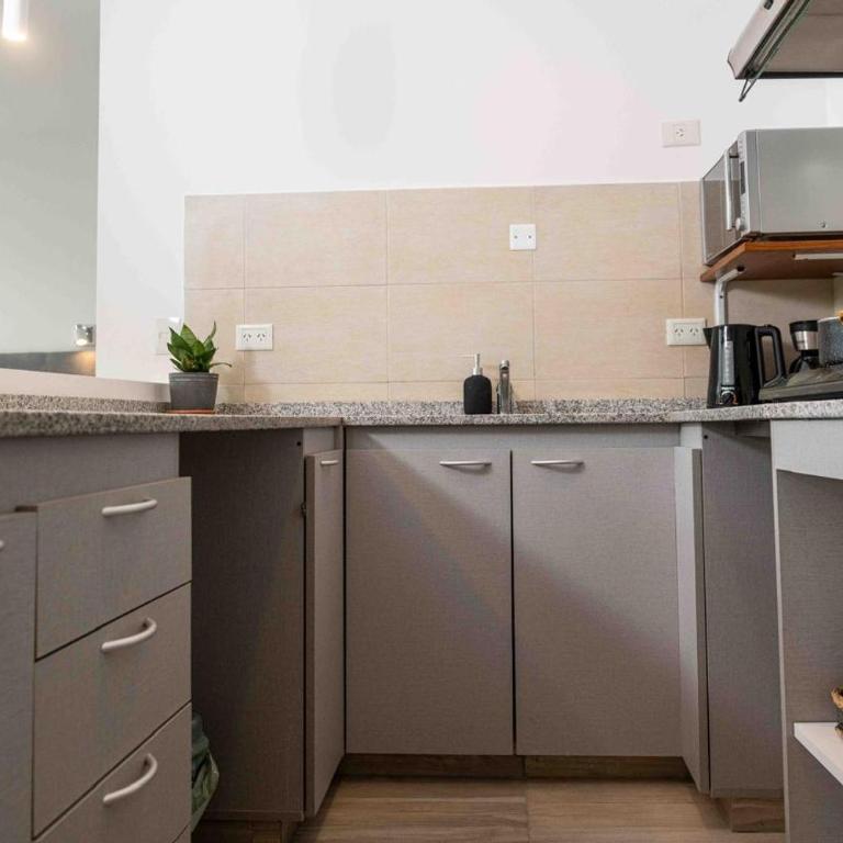 A metros de la calle principal - Apartamento de 1 dormitorio - 28